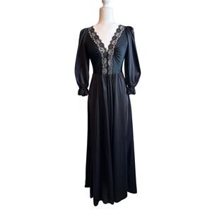 Vintage Hollywood Style Lace Maxi Nightgown Black M